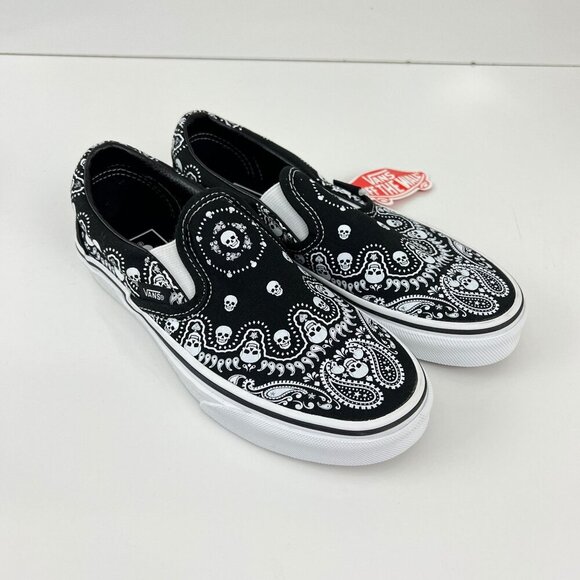 Vans Classic Slip-On Black Bandana Skull  Shoes Sneakers Kids 3.5 W 5 - Picture 1 of 9